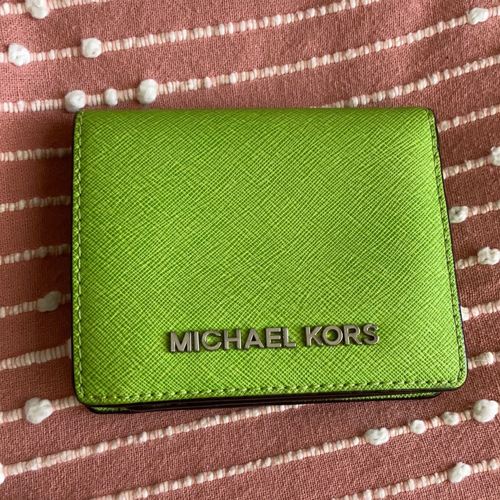 Michael Kors Wallet 💚